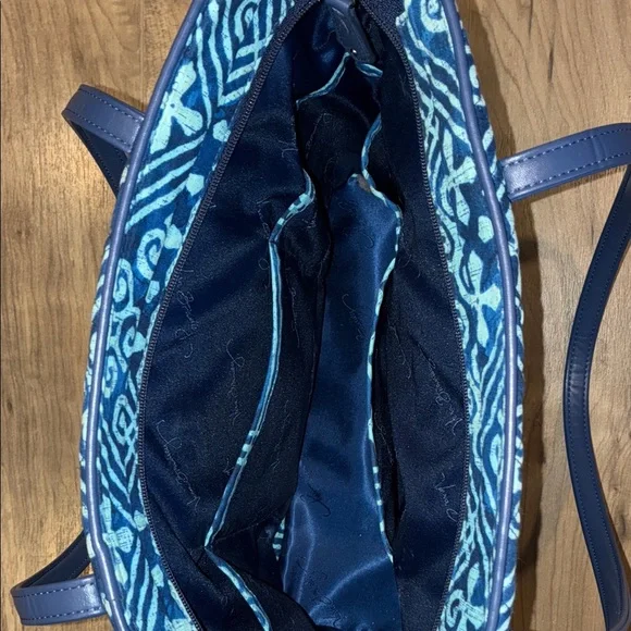 Vera Bradley Argyle Diamond Navy and Light Blue Tote Bag Purse - Picture 3 of 6